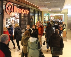 Promocje, pokazy mody, kulinarne show… Ruszyła Galeria Sanok. Czy sanoczanie nadal będą jeździć na zakupy do Rzeszowa ? (ZDJĘCIA)