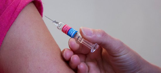 UR odnosi się do słów pracownicy będącej przeciwko szczepionkom
