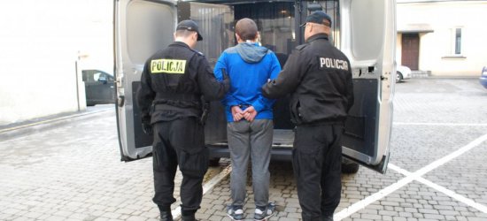 Policjanci zatrzymali podejrzanego o udział w oszustwie “na funkcjonariusza” (WIDEO, ZDJĘCIA)